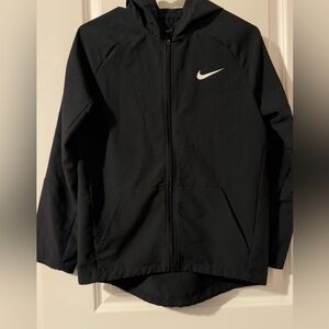 Boys Nike Lightweight Dri-Fit jacket - large